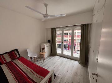 Departamento · 56m² · 3 Ambientes · Venta Departamento de 3 Amb Al Frente con Patio y Balcon