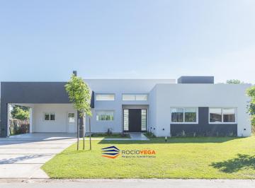 Casa · 215m² · 7 Ambientes · 2 Cocheras · Casa en Venta Country Terravista, General Rodriguez