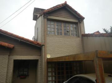 Casa · 129m² · 5 Ambientes · 1 Cochera · Casa en Venta City Bell Centro Comercial 3 Dorm. Lote 10 X 33