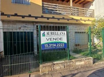 Casa · 224m² · 5 Ambientes · 1 Cochera · Casa en Venta de Dos PH de 3 Ambientes - Ideal Dos Familias