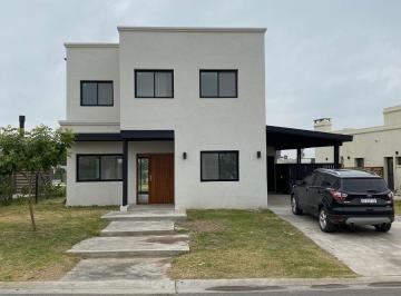 Casa · 147m² · 5 Ambientes · Casa en San Ramiro