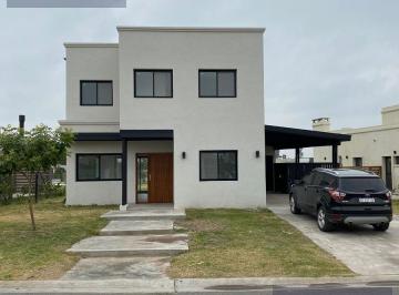 Casa · 147m² · 5 Ambientes · Casa en San Ramiro