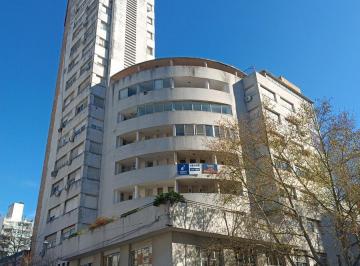 Departamento · 205m² · 4 Ambientes · Departamento en Venta de 3 Dorm. Sobre Bv Oroño