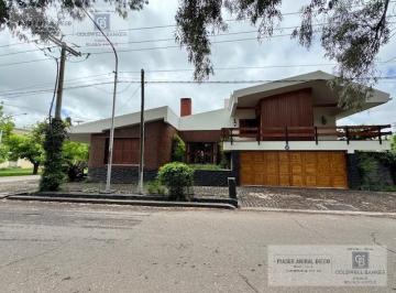 Casa · 470m² · 12 Ambientes · 3 Cocheras · Gran Casa en Excelente Ubicación