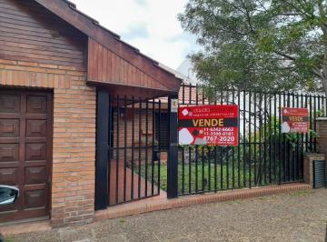 Casa de 5 ambientes, La Matanza · Ramos Mejia - Casa 4 Amb con Cochera y Fondo - Lote 9.50x30 m