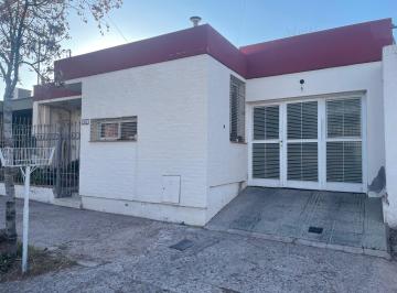 Casa , Godoy Cruz · Casa con 206 m² en Venta en Bº Judicial