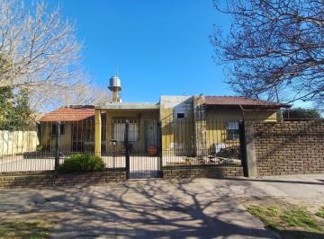 Casa · 120m² · 2 Dormitorios · 1 Cochera · Casa a La Venta Para Refaccionar en Moreno