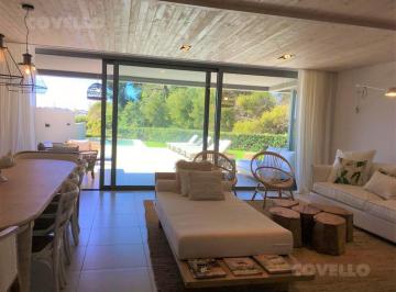 Departamento · 282m² · 5 Ambientes · 2 Cocheras · Venta Ó Alquiler Apartamento de 3 Dorm. - Playa Brava