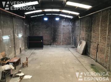 Bodega-Galpón · 450m² · Galpón Sobre Lote de 10 X 30,a m de La Calle Venezuela en Villa Luzuriaga