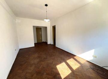 Departamento de 4 ambientes, Rosario · Departamento Dos Dorm. con Patio Sobre Calle Pellegrini 600.