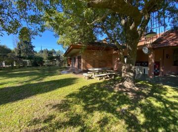 Quinta vacacional · 125m² · 3 Ambientes · 4 Cocheras · Venta en El Remanso Exaltacion de La Cruz Casa 3 Amb con Piscina