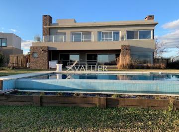 Casa · 285m² · 8 Ambientes · 1 Cochera · Casa en Venta en El Cantón, Escobar, G. B. a. Zona Norte