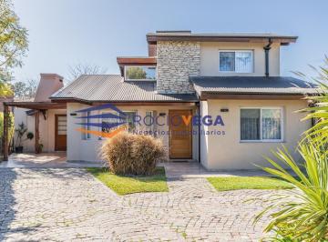 Casa · 190m² · 4 Ambientes · 1 Cochera · Casa en Venta en Country Banco Provincia, Francisco Alvarez