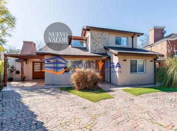 Casa · 190m² · 4 Ambientes · 1 Cochera · Casa en Venta en Country Banco Provincia, Moreno 100