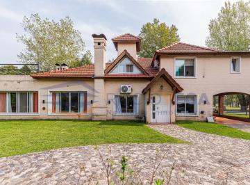 Casa · 280m² · 6 Ambientes · 1 Cochera · Casa en Venta Country Banco Provincia, Moreno 100