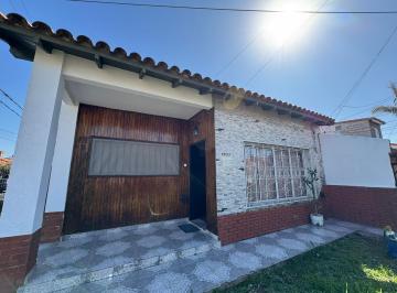 Casa · 90m² · 3 Ambientes · Casa en Alquiler Friuli 1800 Wilde Barrio La Carne