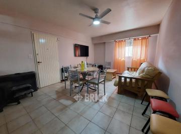 Departamento · 66m² · 3 Ambientes · Gobernador Irigoyen Al 400 - Frente 66 m² Impec Patio T/sol Apto Profesional
