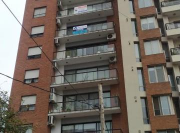 Departamento de 4 ambientes, Quilmes · Piso en Venta en Quilmes Centro, Excelente Ubicacion