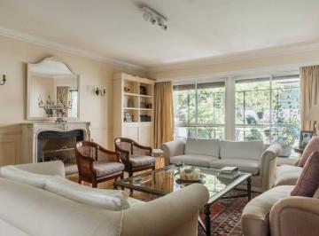 Departamento · 250m² · 7 Ambientes · 1 Cochera · Guido y Montevideo