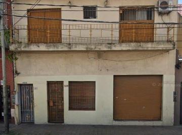 PH de 4 ambientes, Avellaneda · Tipo Casa Al Frente con Cochera (O Local)