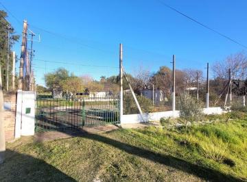 Quinta vacacional de 6 ambientes, Arroyo Leyes · Casaquinta de Gran Terreno Sobre Ruta 1 en A° Leyes
