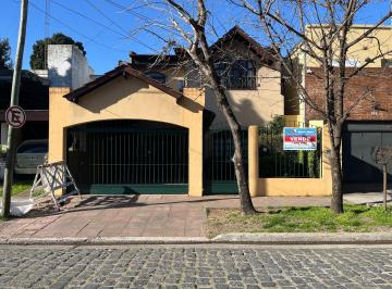 Casa de 6 ambientes, Almirante Brown · Hermosa Casa con Jardín y Piscina en Zona Privilegiada