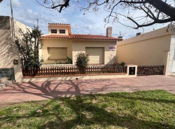 Casa · 296m² · 2 Dormitorios · Casa en Venta en Los Toldos