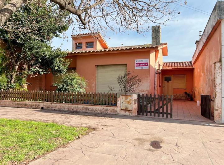 Casa · 296m² · 2 Dormitorios