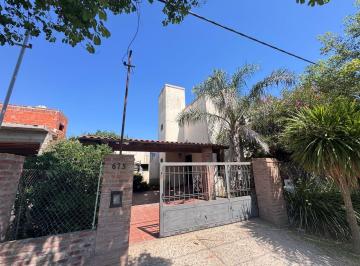 Casa · 156m² · 5 Ambientes · 2 Cocheras · En Venta Casa de 3 Dorm. con Pileta, Roldan.