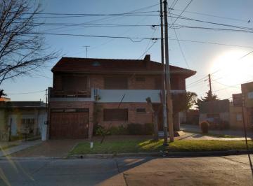 Casa de 4 ambientes, Quilmes · Amplia Casa en 2 Plantas en Quilmes Oeste