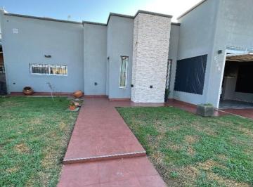 Casa · 86m² · 2 Dormitorios · 2 Cocheras · Casa en Don Mateo