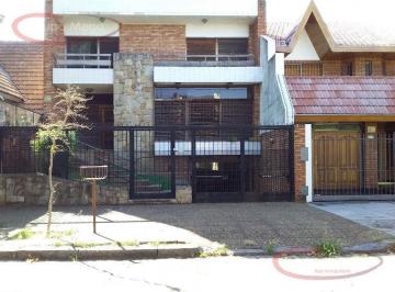 Casa · 278m² · 6 Ambientes · 3 Cocheras · Casa 6 Amb. a m. Centro Versailles