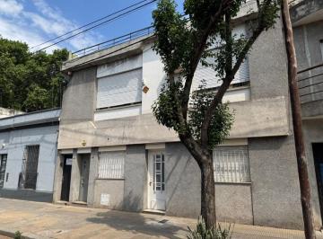 Casa de 4 ambientes, Rosario · 3 Dorm. / Interna Única