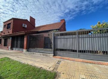 Casa · 662m² · 4 Dormitorios · 2 Cocheras · Casa en Adrogue