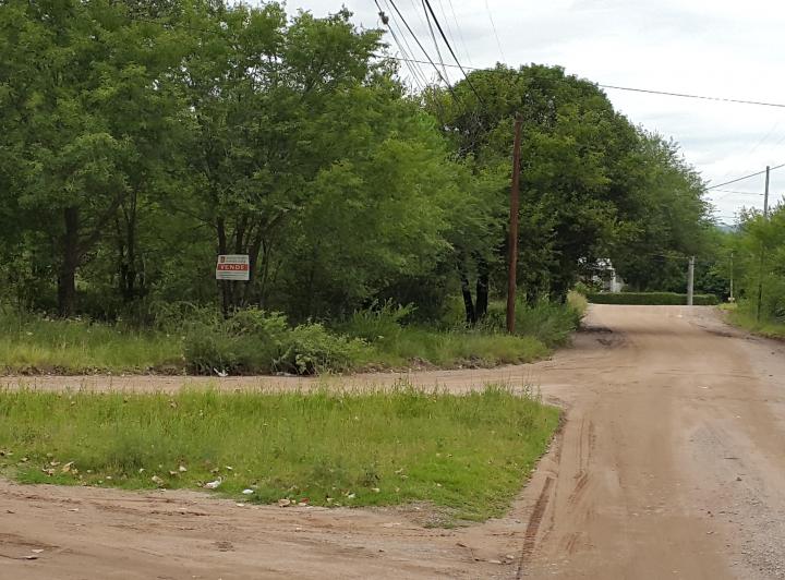 Terreno · 716m²