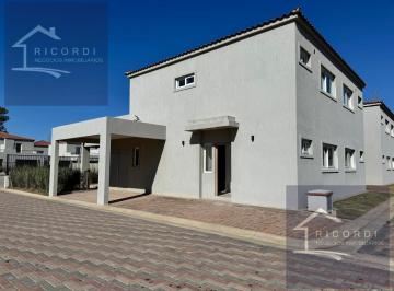 Casa · 98m² · 4 Ambientes · 1 Cochera · Casa Duplex en Venta, Chic Village, La Lonja, Pilar.