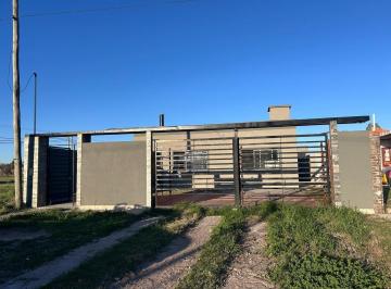 Casa · 89m² · 3 Ambientes · Lomas de Alicia, Excelente Propiedad a Estrenar, Pileta