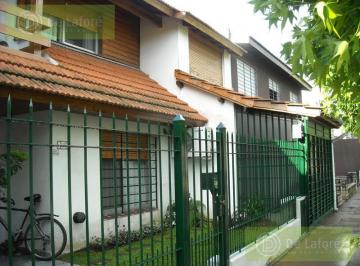 Casa · 180m² · 5 Ambientes · 2 Cocheras · Venta - Casa Tipo Chalet de 5 Amb. en Beccar con Jardín, Parrilla y Piscina