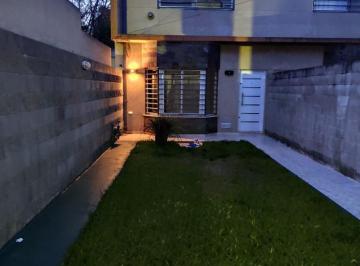 PH · 1m² · 3 Ambientes · Venta PH Al Frente Apta Credito 2 Dorm., Patio y Garage, Malvinas Argentinas 1464 - Temperley