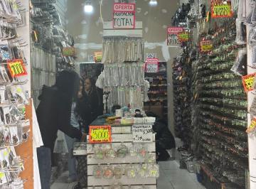 Local comercial · 30m² · Local en Pleno Once! a m de Av Corrientes. Pasteur 300
