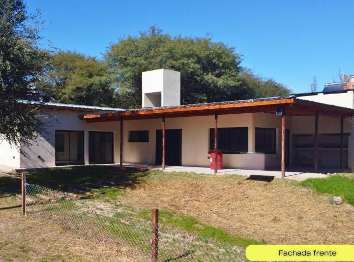 Casa · 145m² · 5 Ambientes · 2 Cocheras