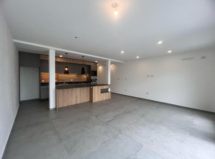 Casa · 180m² · 3 Ambientes · 2 Cocheras