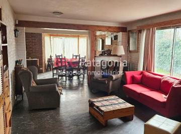 Casa · 250m² · 6 Ambientes · Casa en Venta con 2 Departamentos