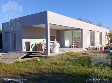 Casa · 180m² · 5 Ambientes · Casa en El Canton - Norte