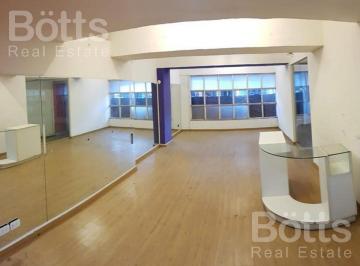 Local comercial · 200m² · Alquiler de Local en Av Córdoba y Thames