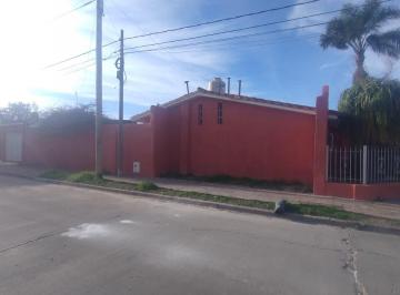 Casa de 6 ambientes, Córdoba · Dos Dorm.. Casa Esquina. Residencial América.