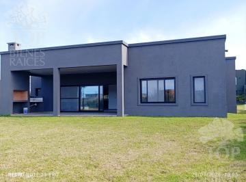 Casa · 160ha · 5 Ambientes · Casa en Canton Norte