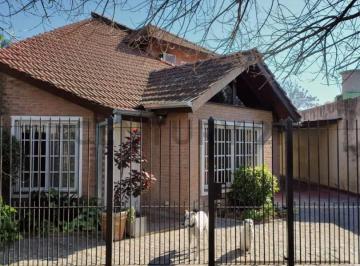 Casa · 160m² · 5 Ambientes · Venta Casa Ituzaingo 5 Ambientes con Piscina y Quincho