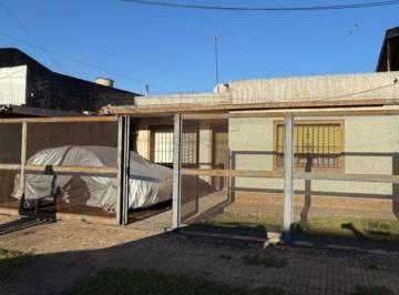 Casa · 65m² · 2 Dormitorios · 1 Cochera · Casa a La Venta en Monroe Al 1600, Ituzaingo