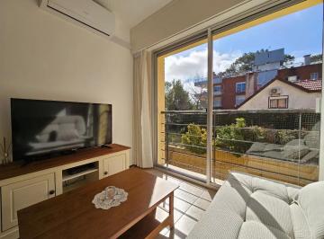 Departamento · 37m² · 2 Ambientes · 1 Cochera · Apartamento en Punta del Este. 1 Dormitorio